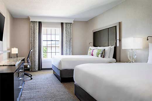 Queen exterior room