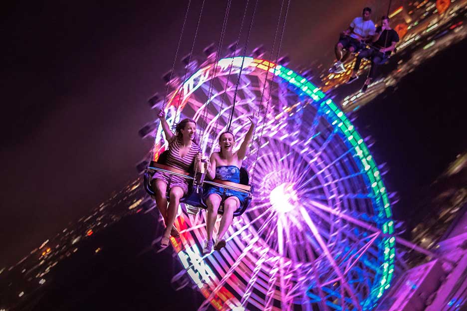Giant swing riders