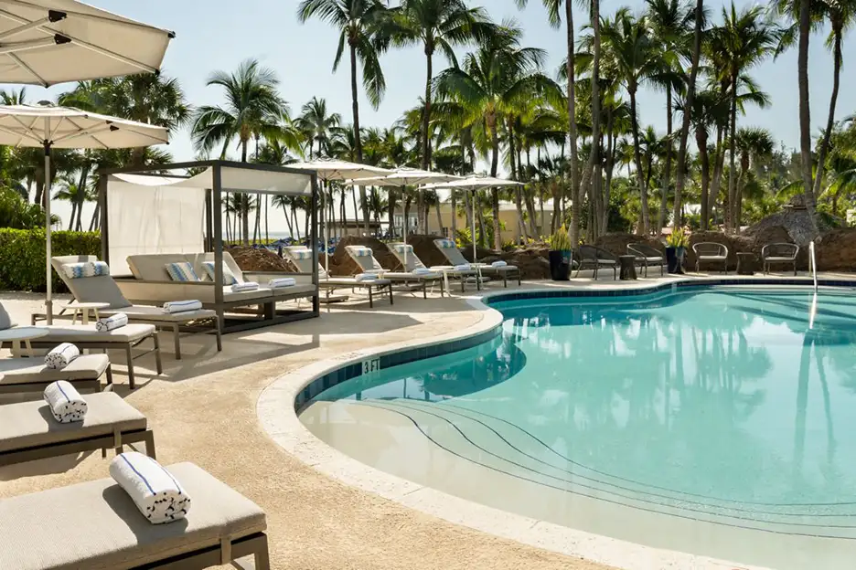 Fort Lauderdale Marriot Harbor Beach Resort & Spa grounds pool