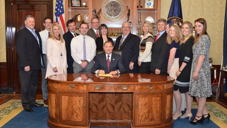 Utah Governon signs resolution to increase awareness of opiod use in post-operative patients