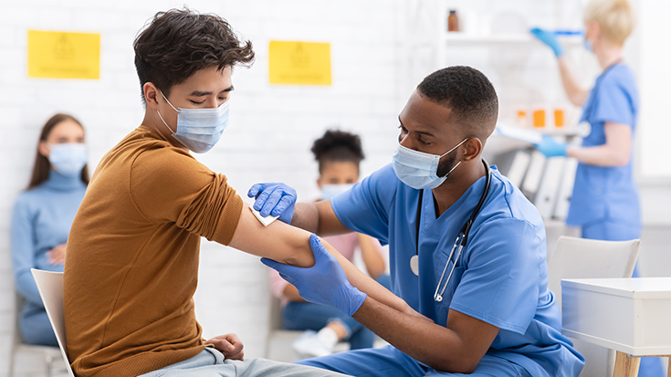 RT Students Administer COVID-19 Vaccines